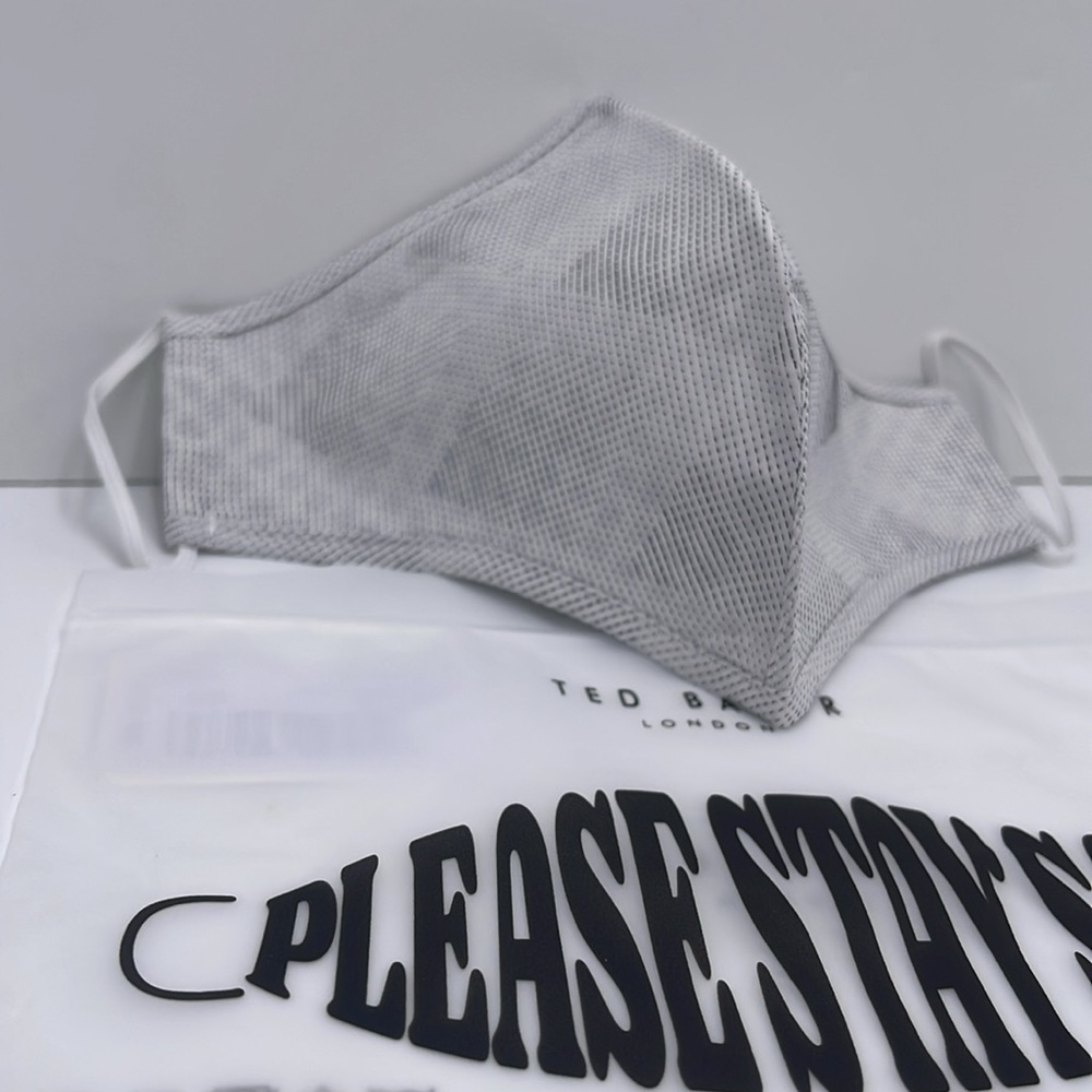 TED BAKER LONDON Reversible Reusable FACE MASK 
NWT 
OS - Picture 11 of 12